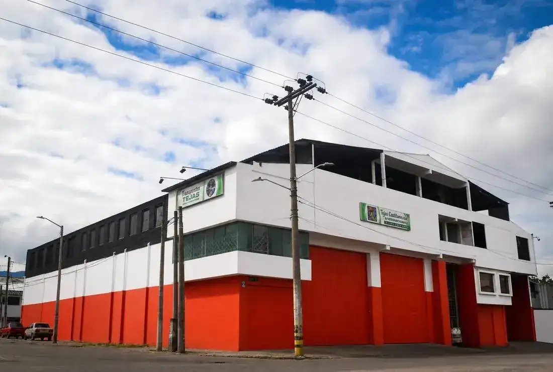 Fachada Tejas Castiblanco en Bogotá